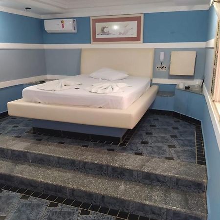 Bhaus Motel 마릴리아 외부 사진